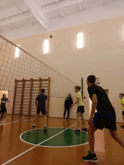 Волейбол – одна из наиболее распространенных игр в России..